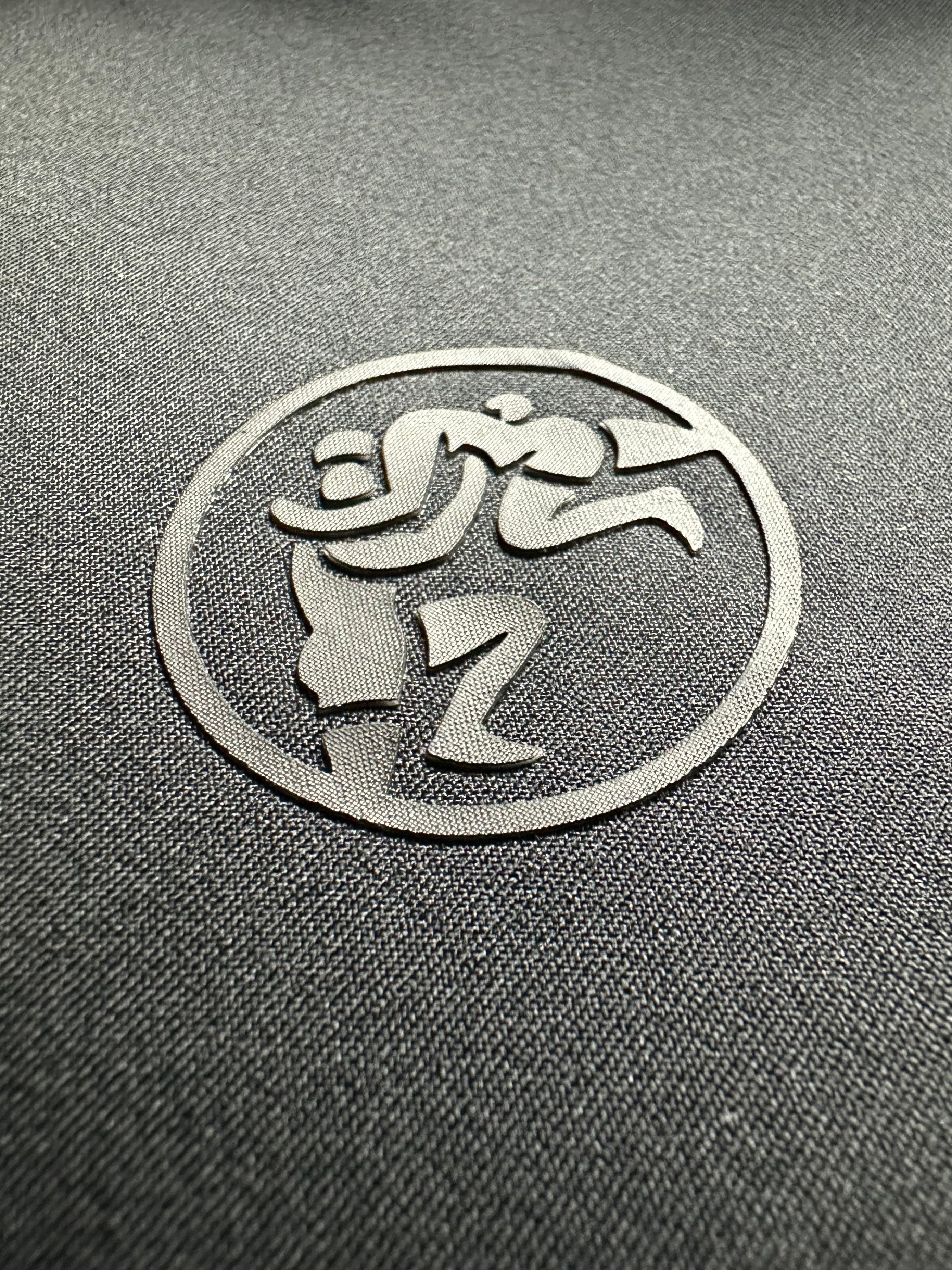 RASHGUARD LOGO NEGRO